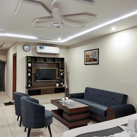 Hotel Crown Inn Multan Exterior foto