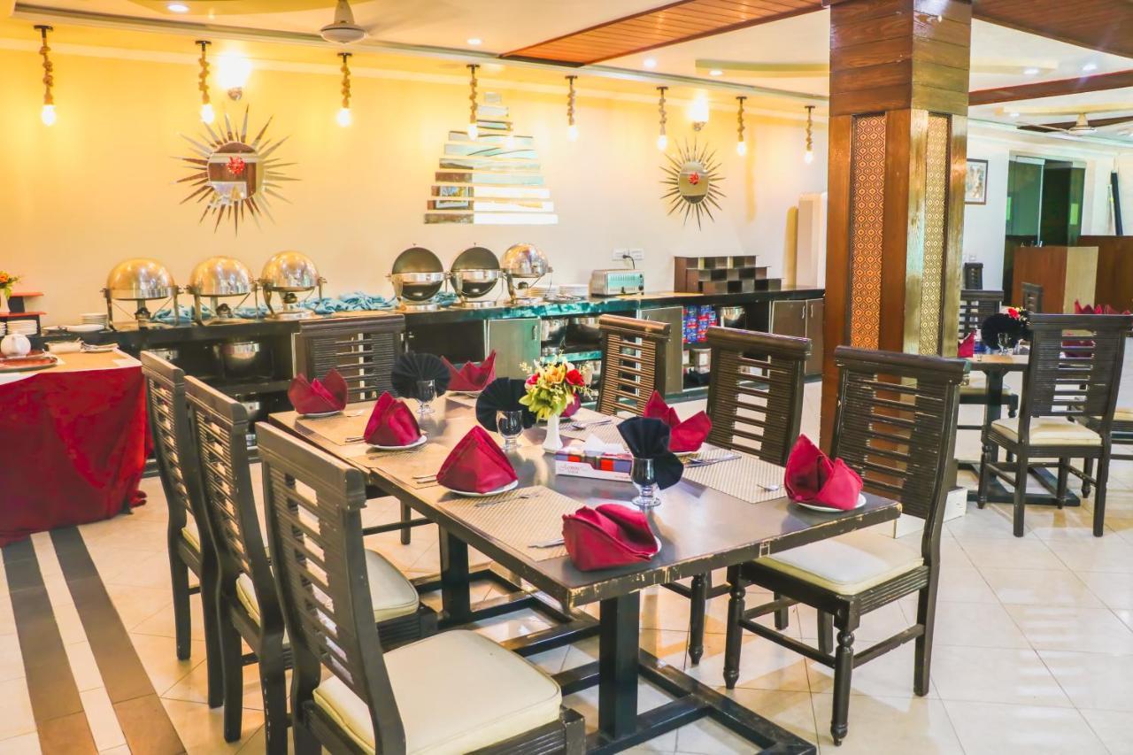 Hotel Crown Inn Multan Exterior foto