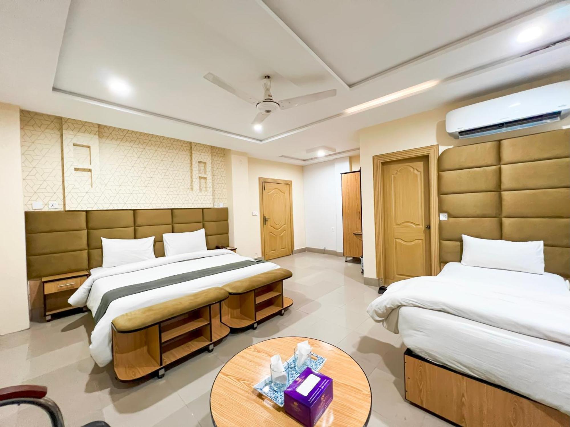 Hotel Crown Inn Multan Exterior foto