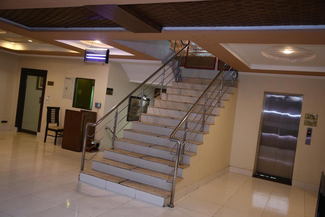 Hotel Crown Inn Multan Exterior foto